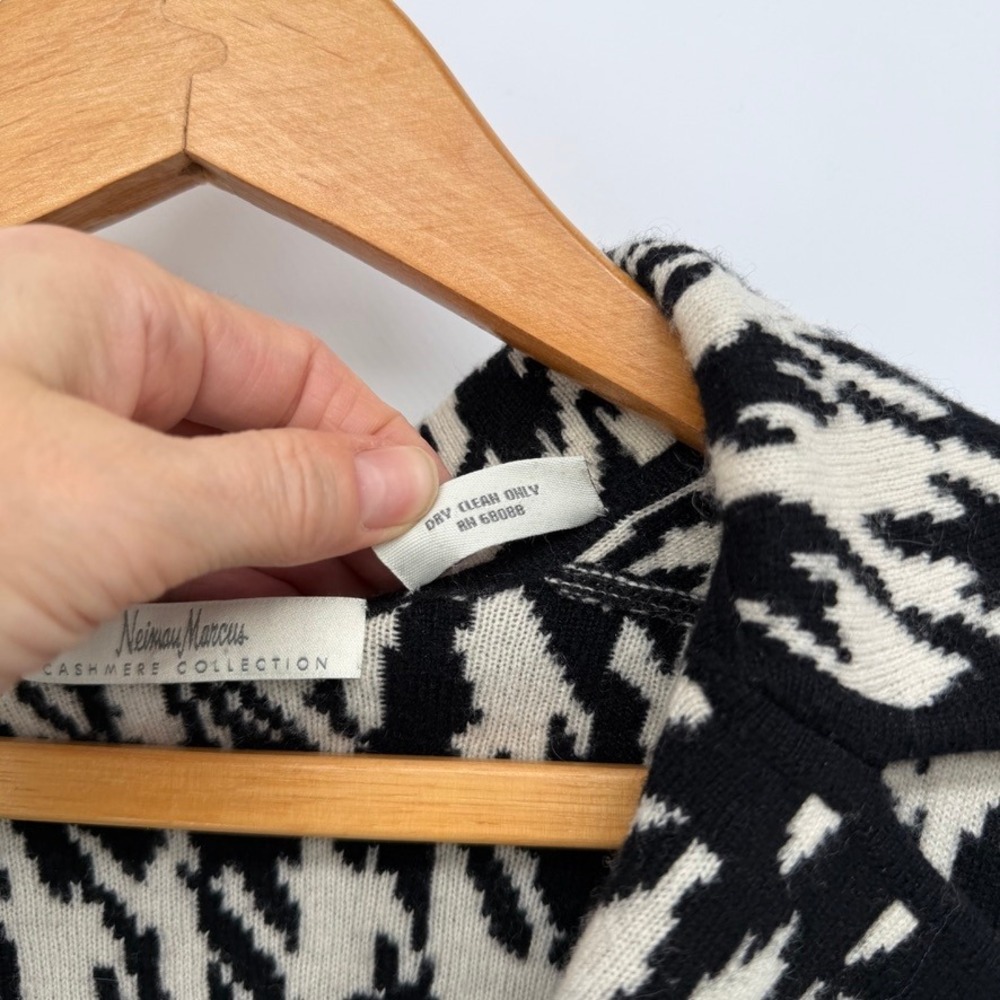 Neiman Marcus Cashmere Collection Button Front Cardigan Abstract Houndstooth XL - Picture 8 of 9